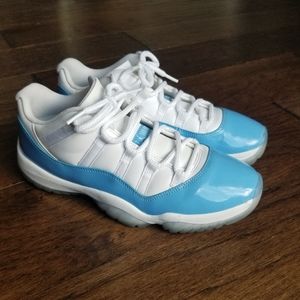 Jordan 11 Low "UNC"
